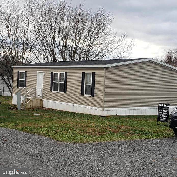 8 Railway Ave - Photo 1