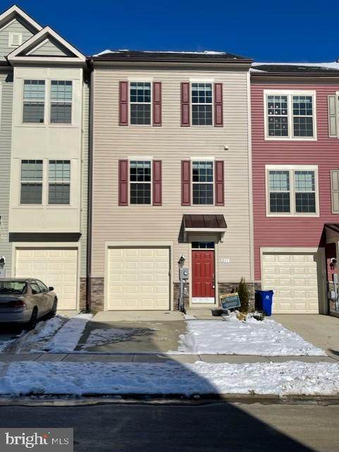 211 Pomegranate Lane - Photo 1