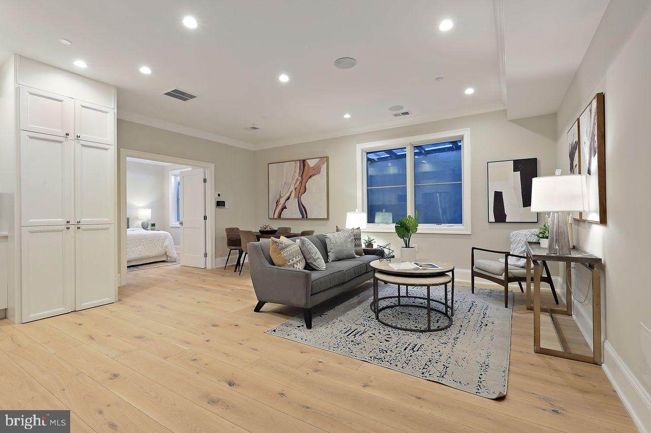 710 E Street - Photo 1