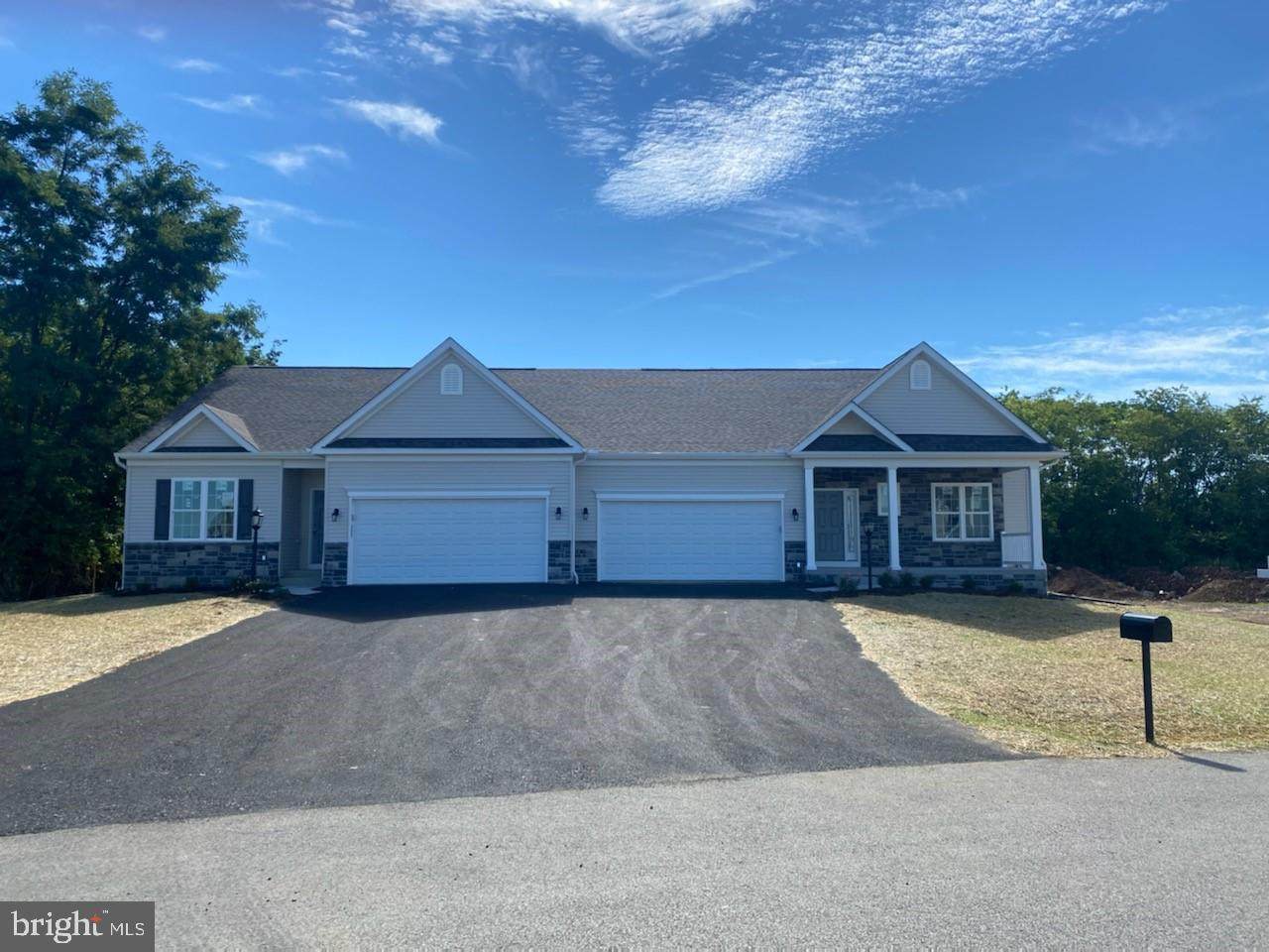 13942 Patriot Way - Photo 1
