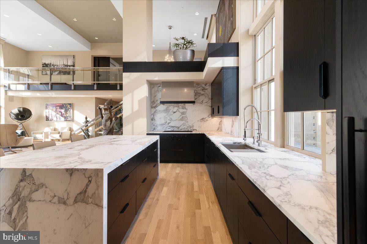 1601 Locust Street - Photo 1