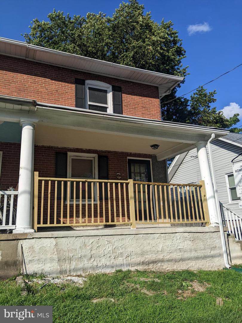 213 Paxson Avenue - Photo 1