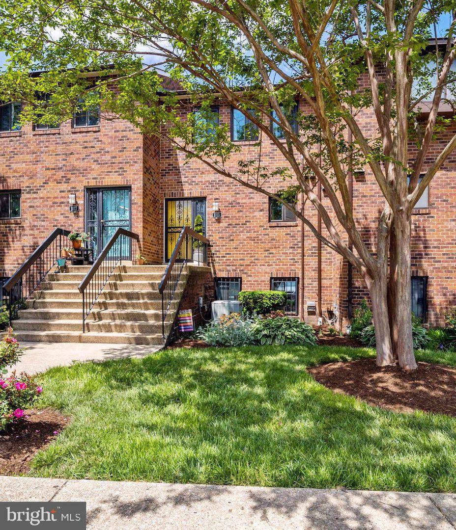 1015 Quincy Street - Photo 1