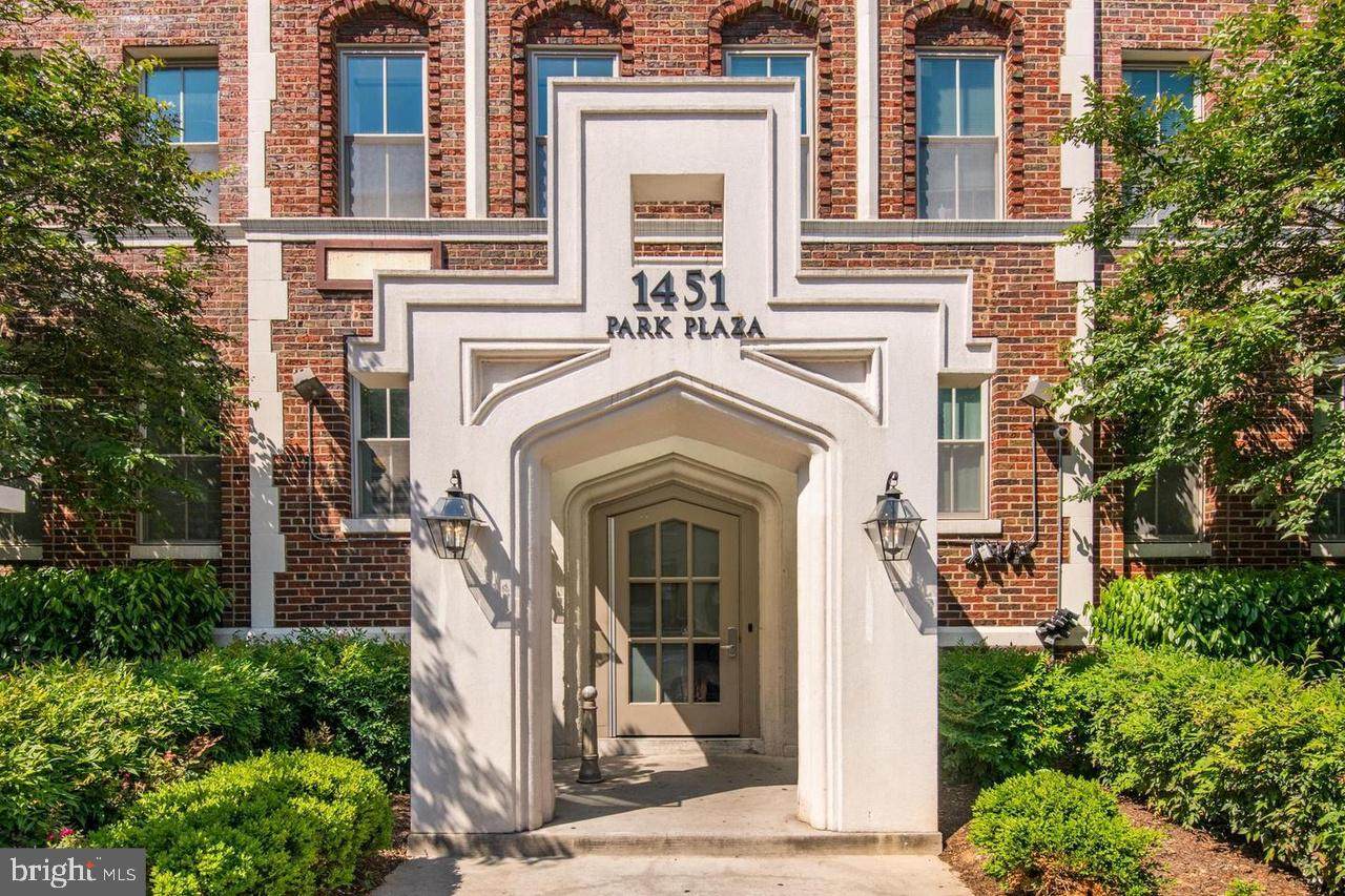 1451 Park Road - Photo 1