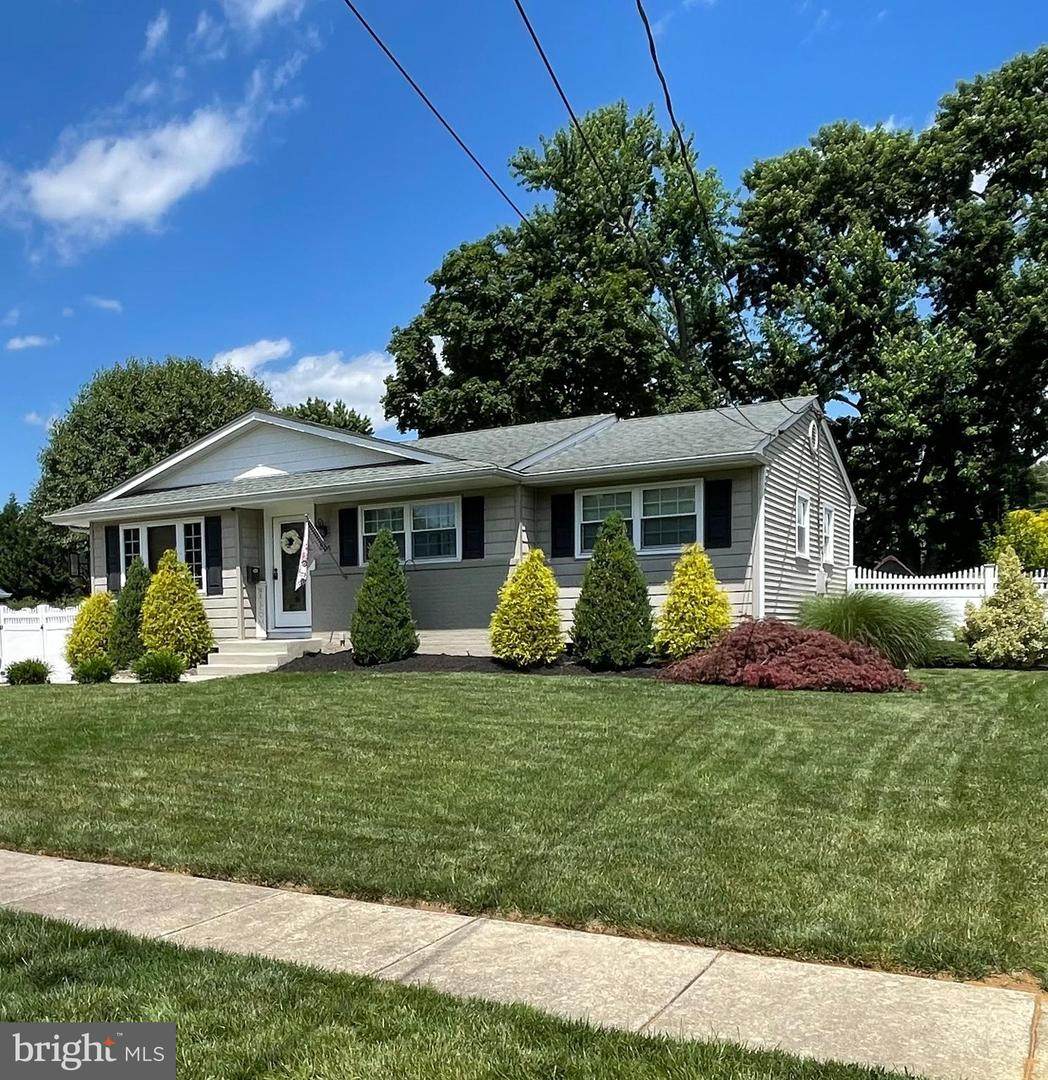 385 Wedgewood Drive - Photo 1