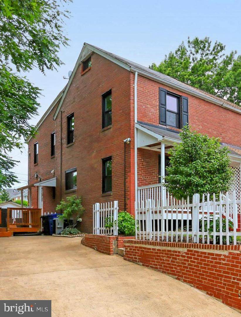 2744 Uhle Street - Photo 1