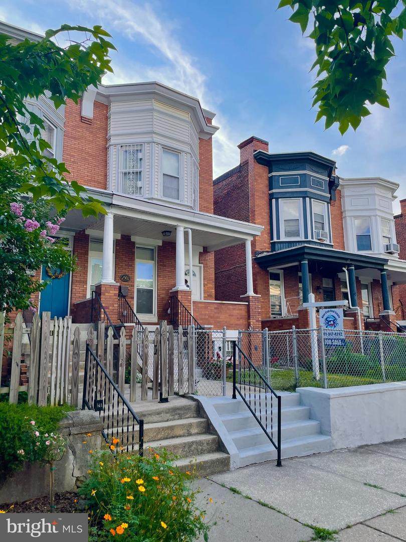2502 Brookfield Avenue - Photo 1