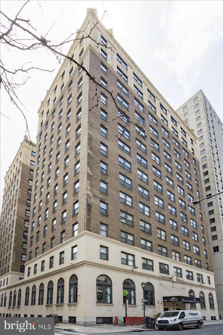 1324 Locust Street - Photo 1