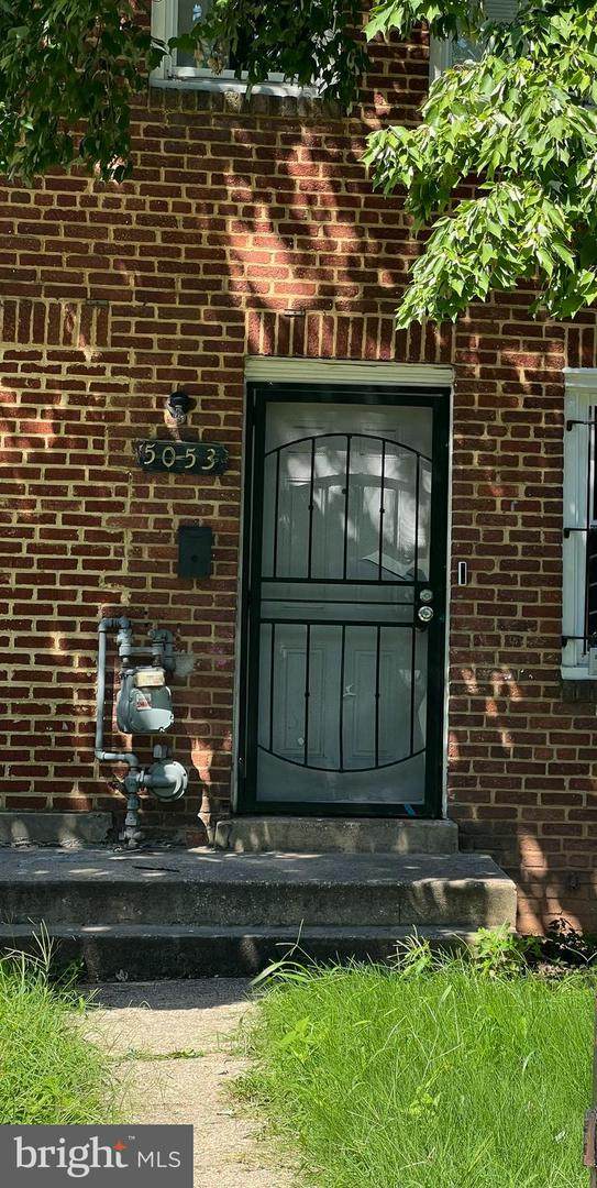 5053 Benning Road - Photo 1