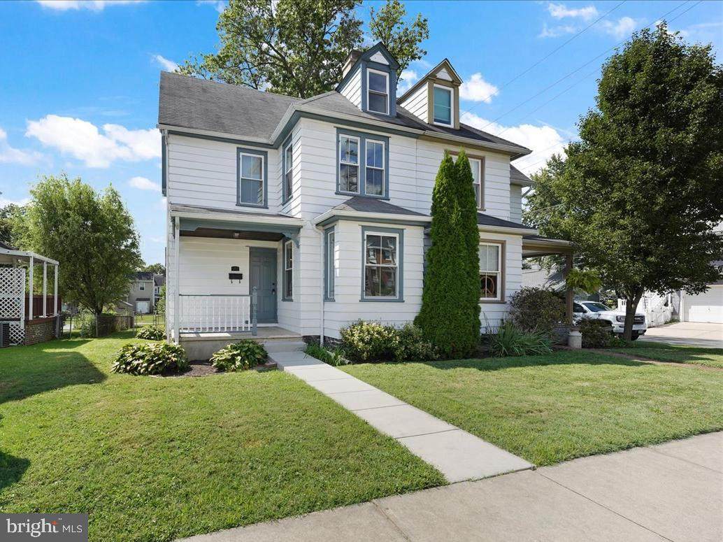 402 Center Street - Photo 1