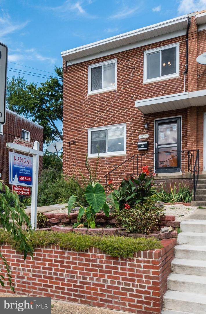 3542 Manorwood Drive - Photo 1