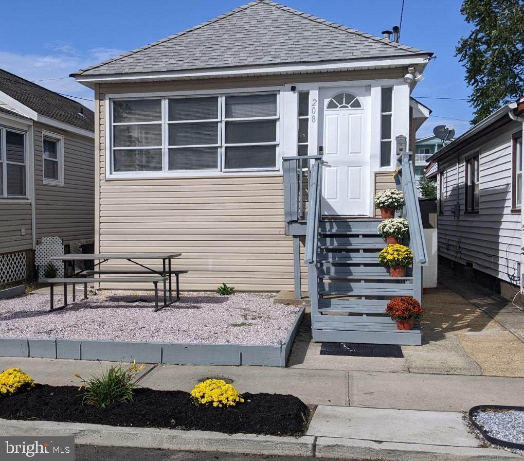 208 Porter Avenue - Photo 1