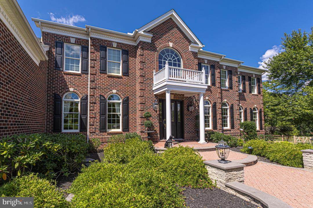 120 Jane Chapman Dr W - Photo 1