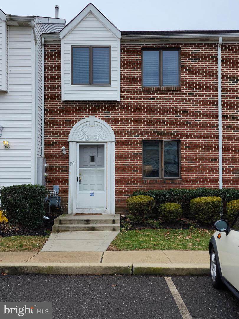 163 Yorktown Boulevard - Photo 1