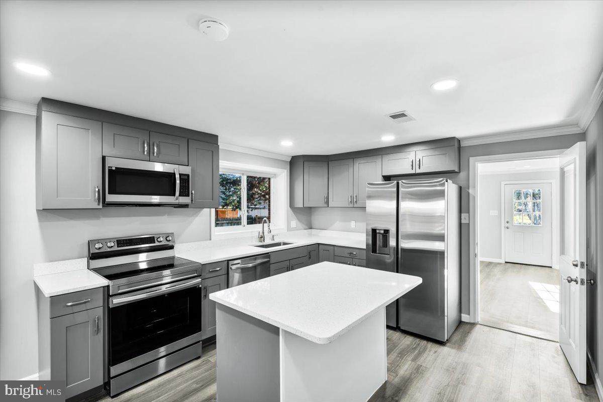 6309 Steinway Street - Photo 1