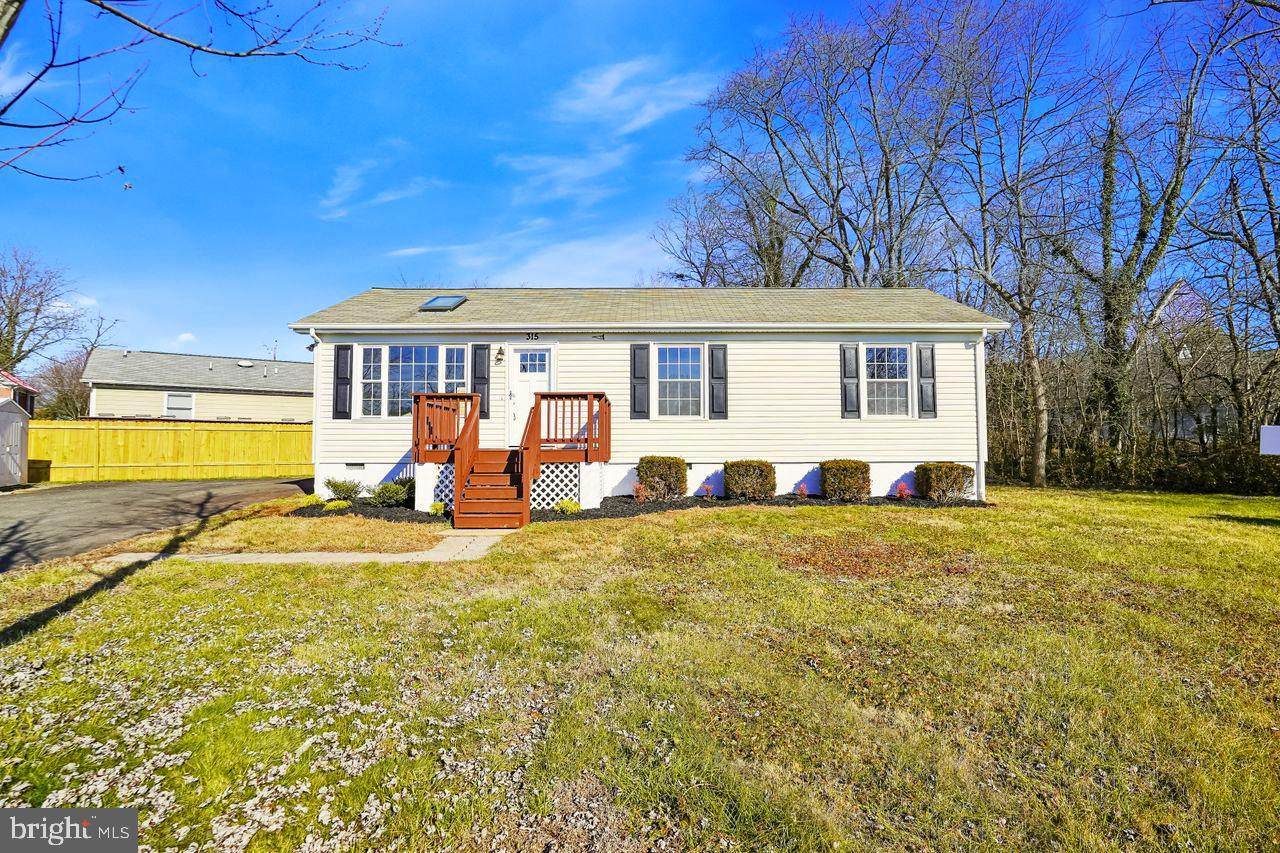 315 Bowen Street - Photo 1
