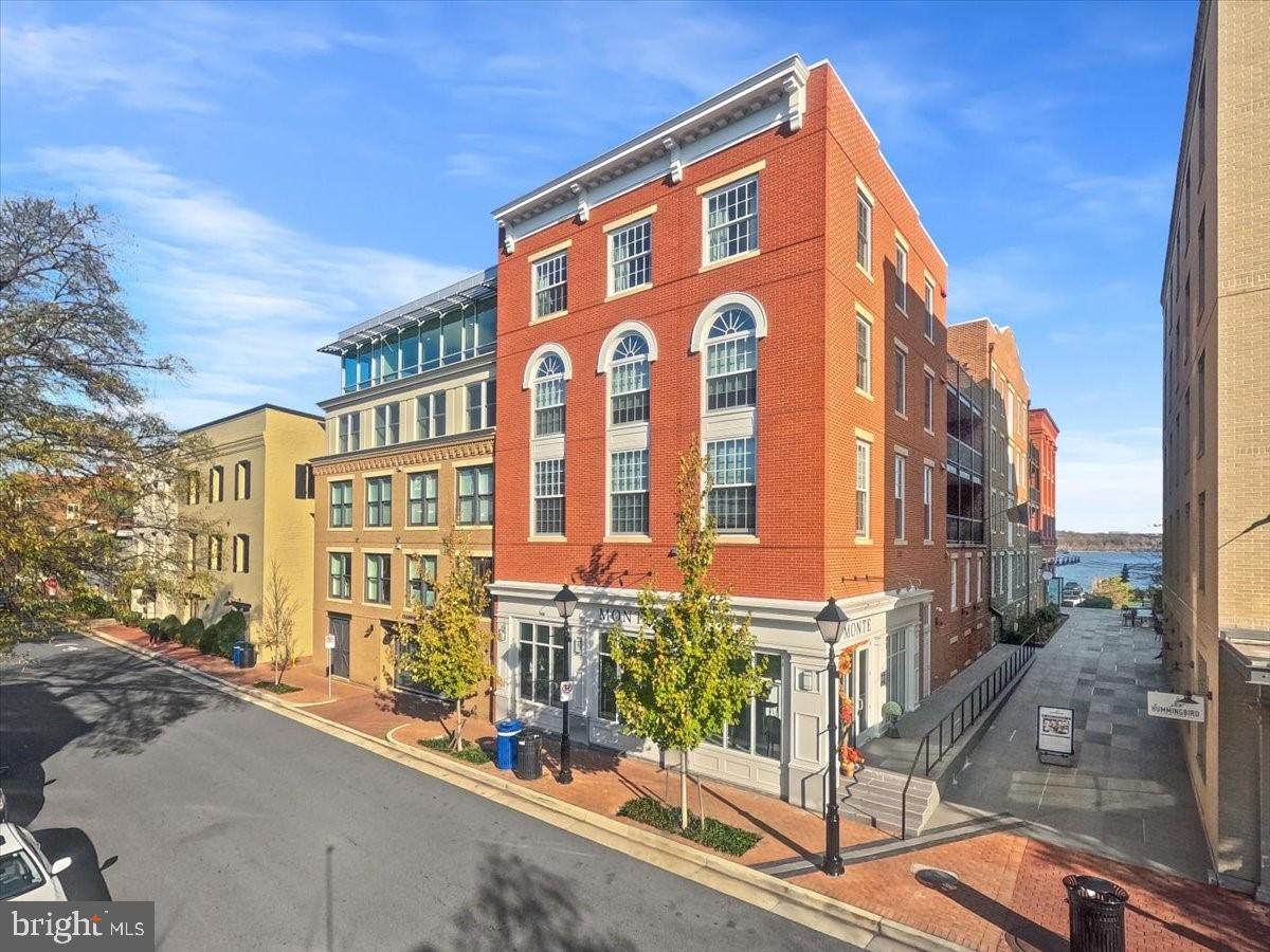 225 Strand Street - Photo 1