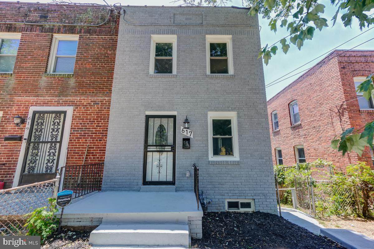 617 Atlantic Street - Photo 1