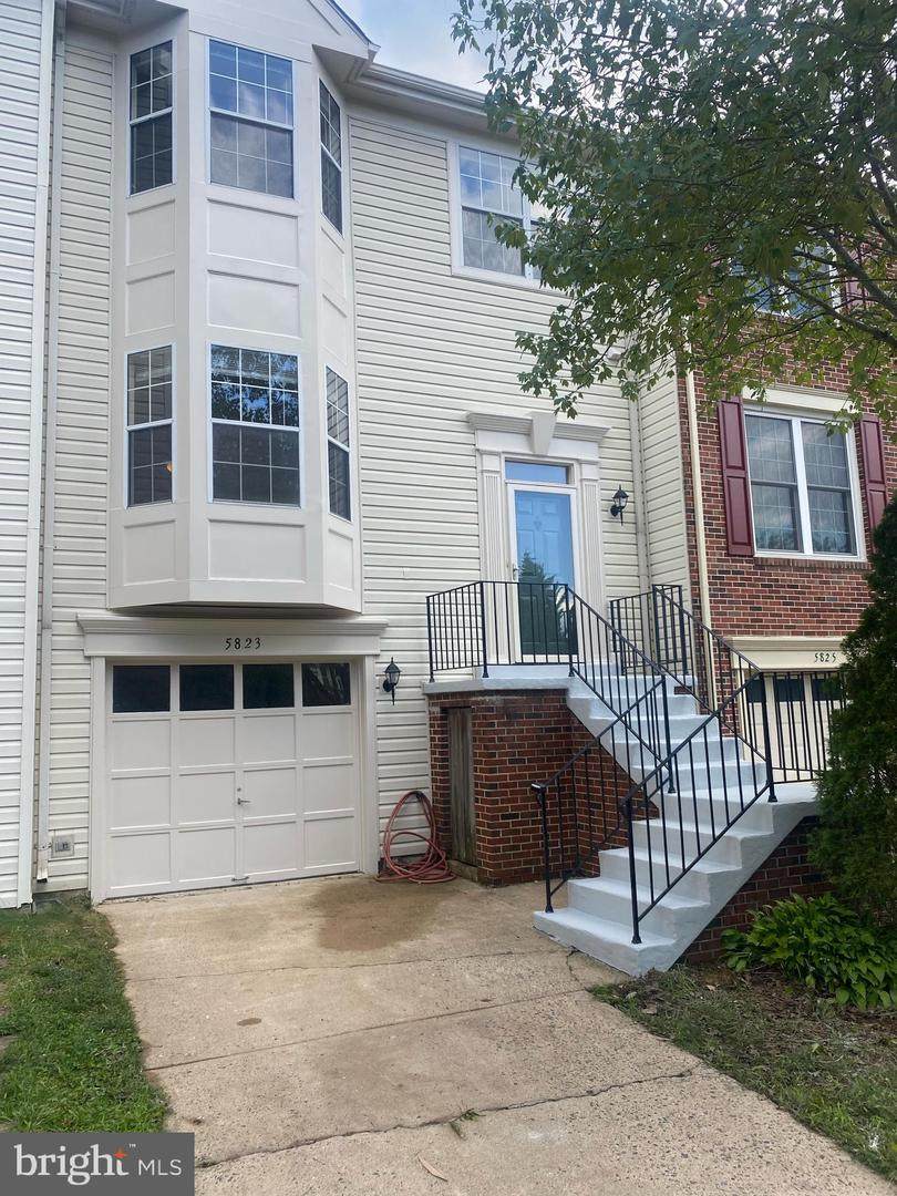 5823 Stream Pond Court - Photo 1