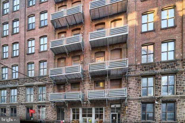 428 13TH Street - Photo 1