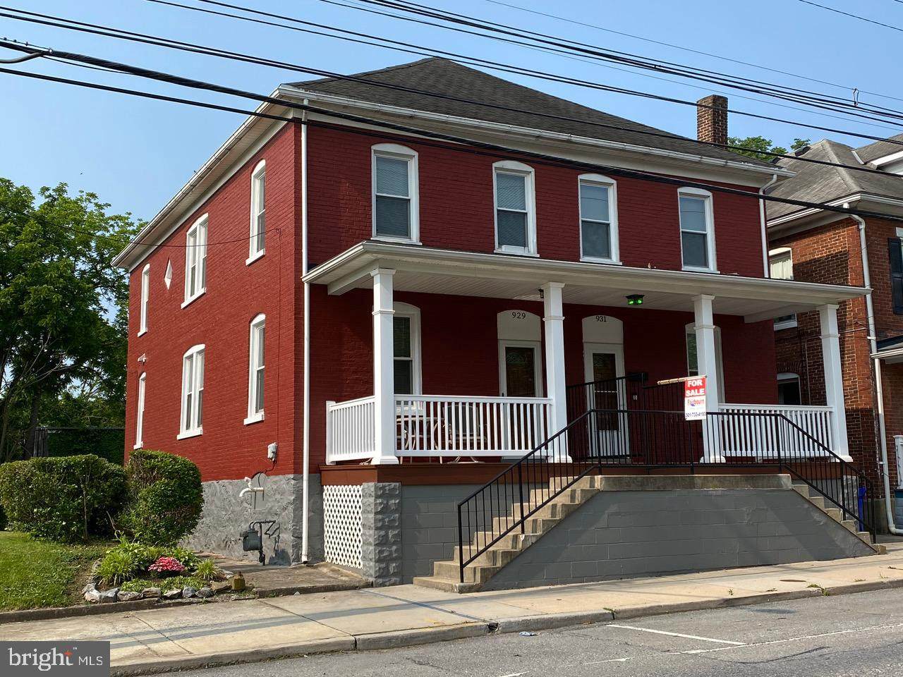 929 Washington Street - Photo 1