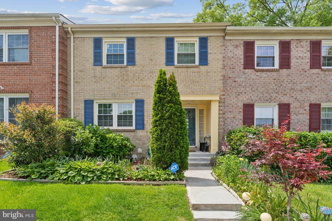 4563 King Edward Court - Photo 1