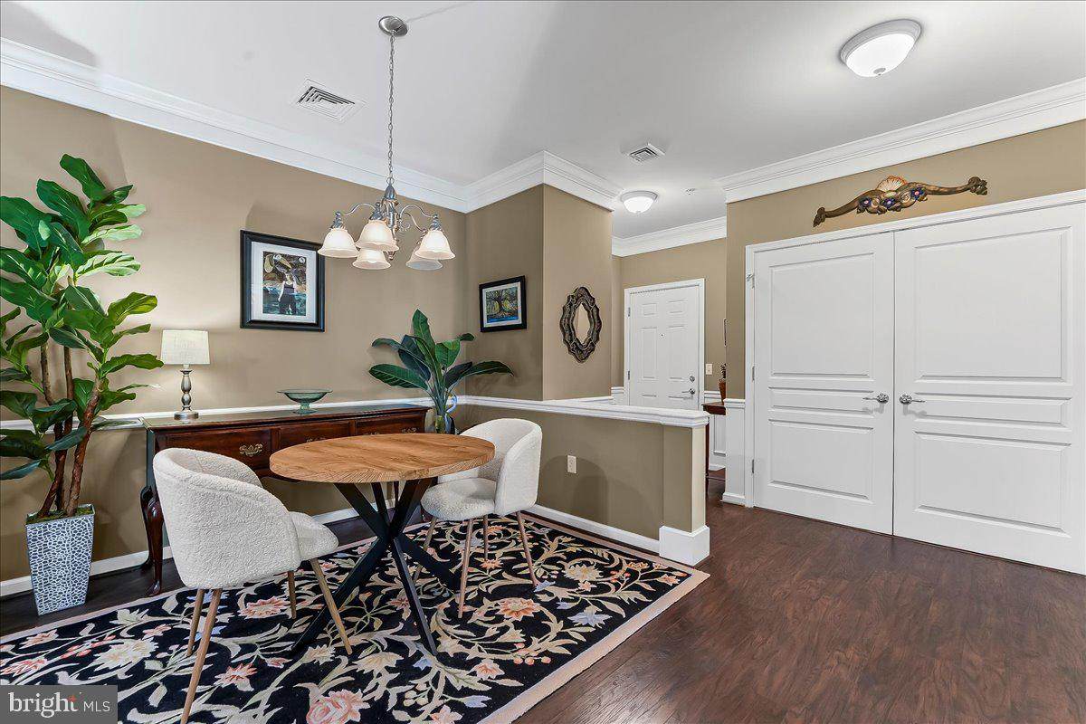 521 Creekside Drive - Photo 1