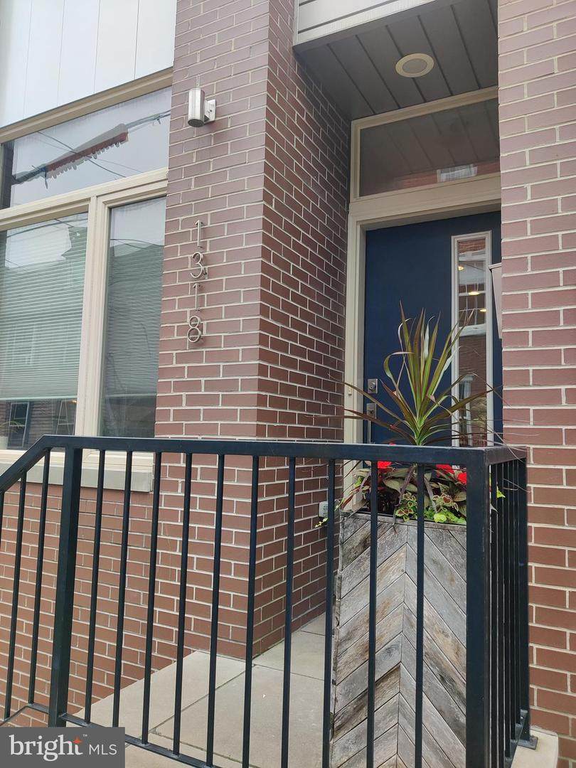 1318 Eyre Street - Photo 1