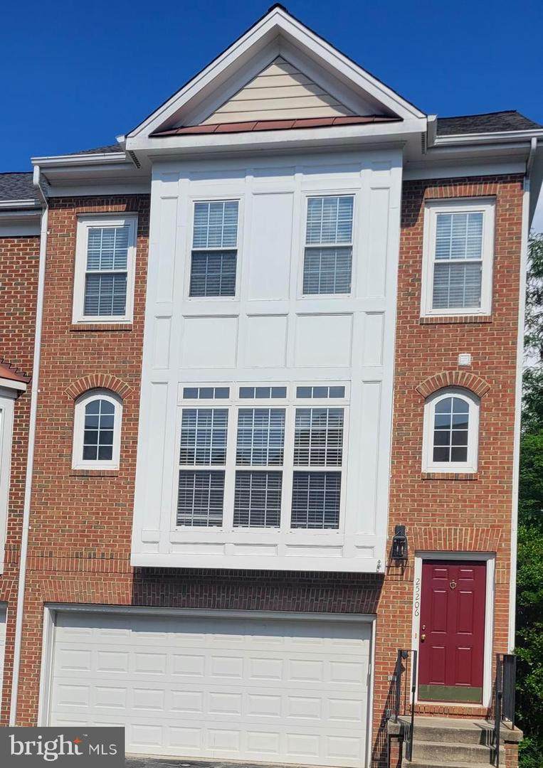 25206 Dunvegan Square - Photo 1