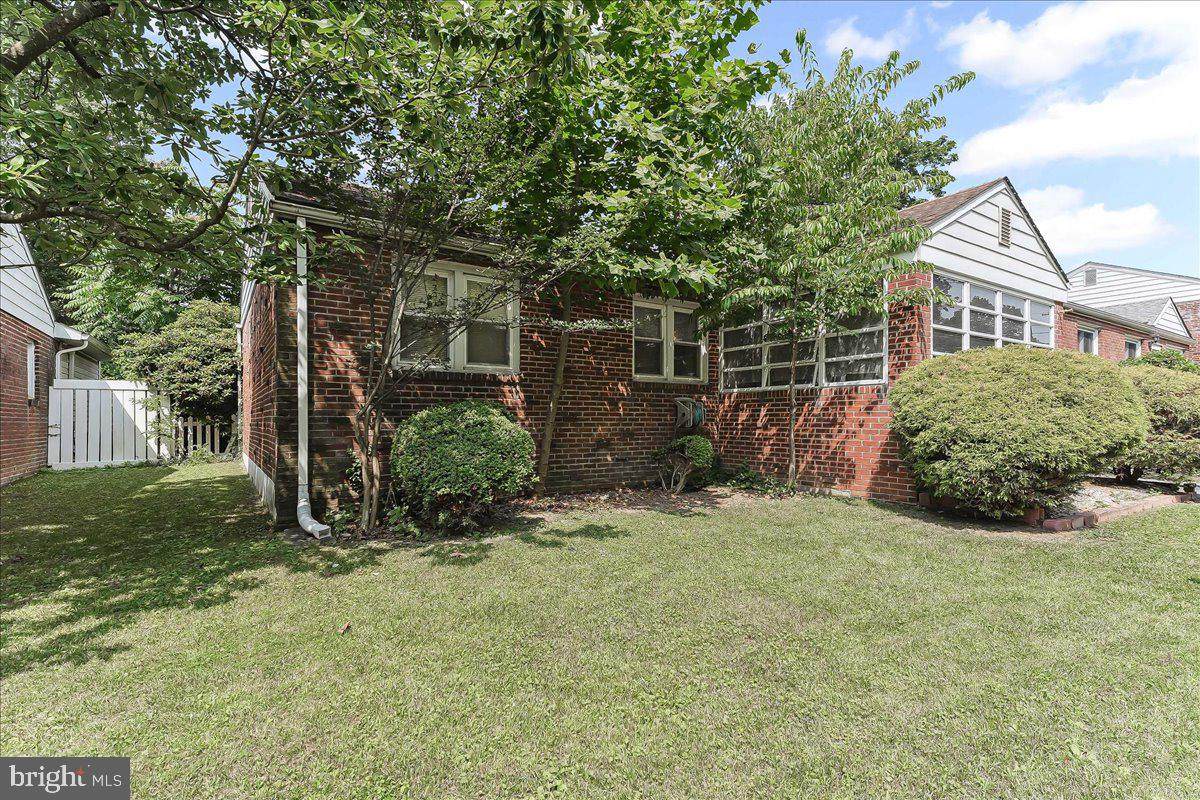 305 Rosemont Drive - Photo 1