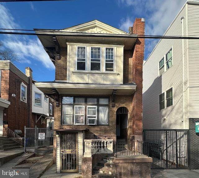 4746 12TH Street - Photo 1
