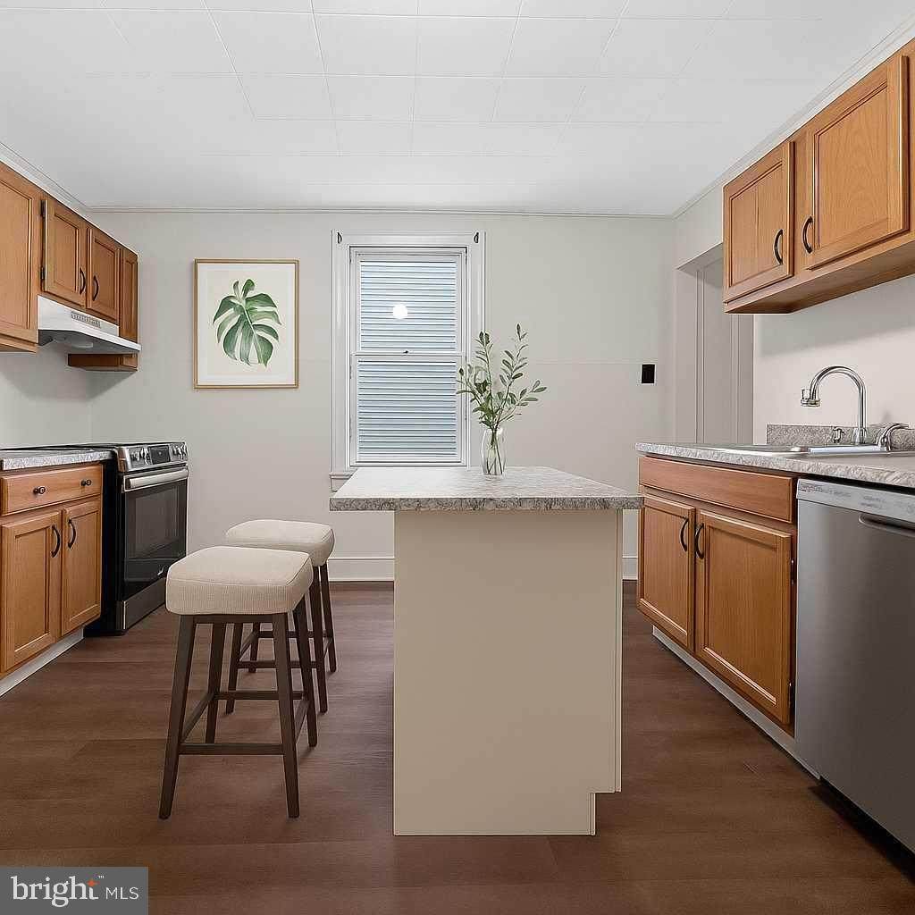 806 Brown Street - Photo 1