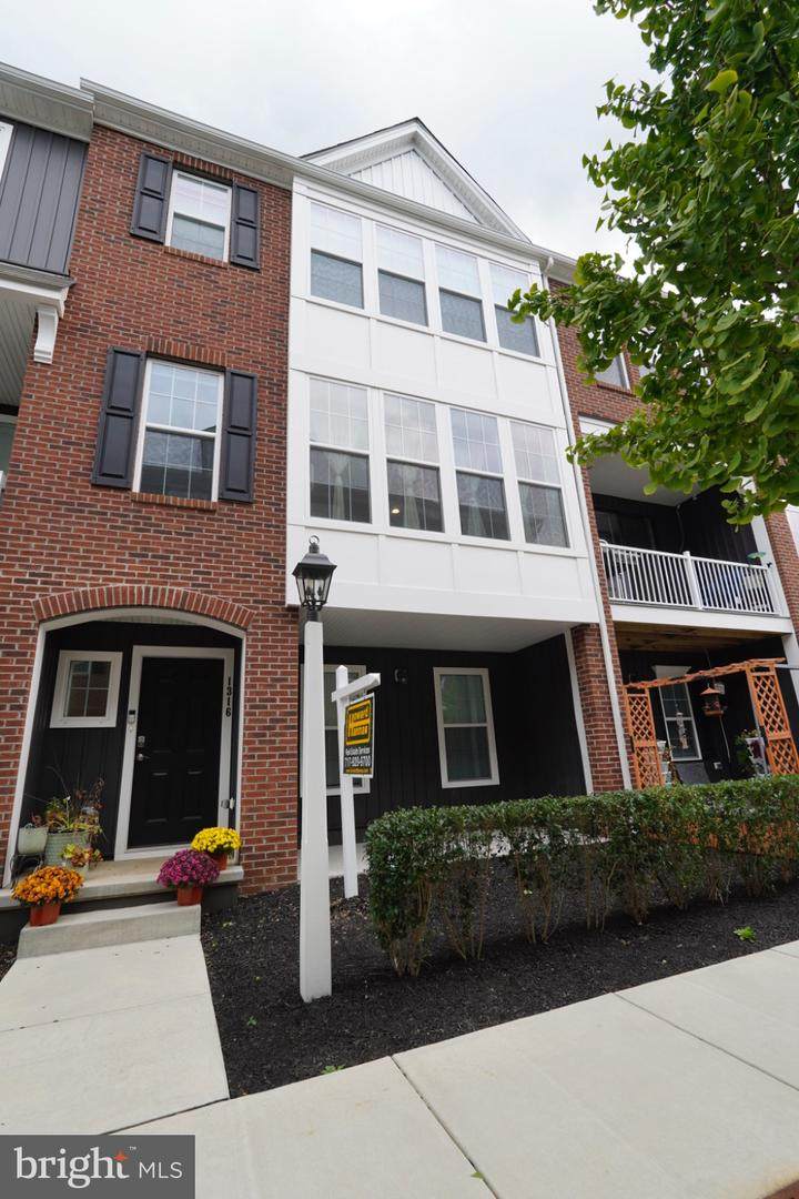 1316 Breeches Way - Photo 1