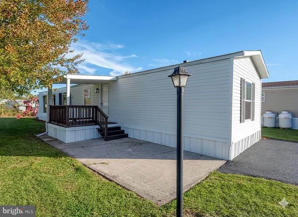 31 Davis Avenue - Photo 1