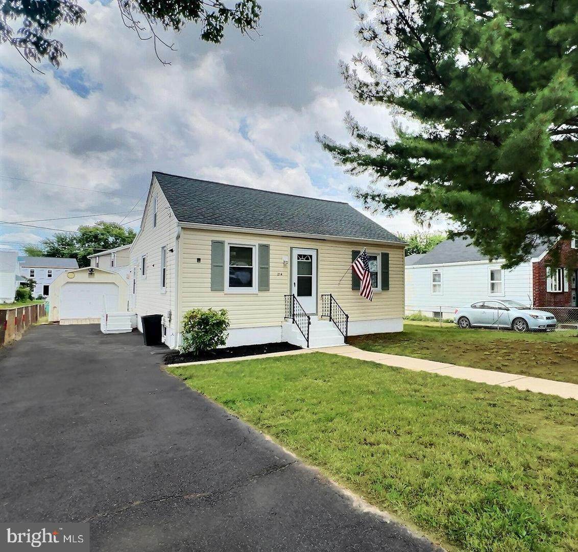 214 Parkwood - Photo 1