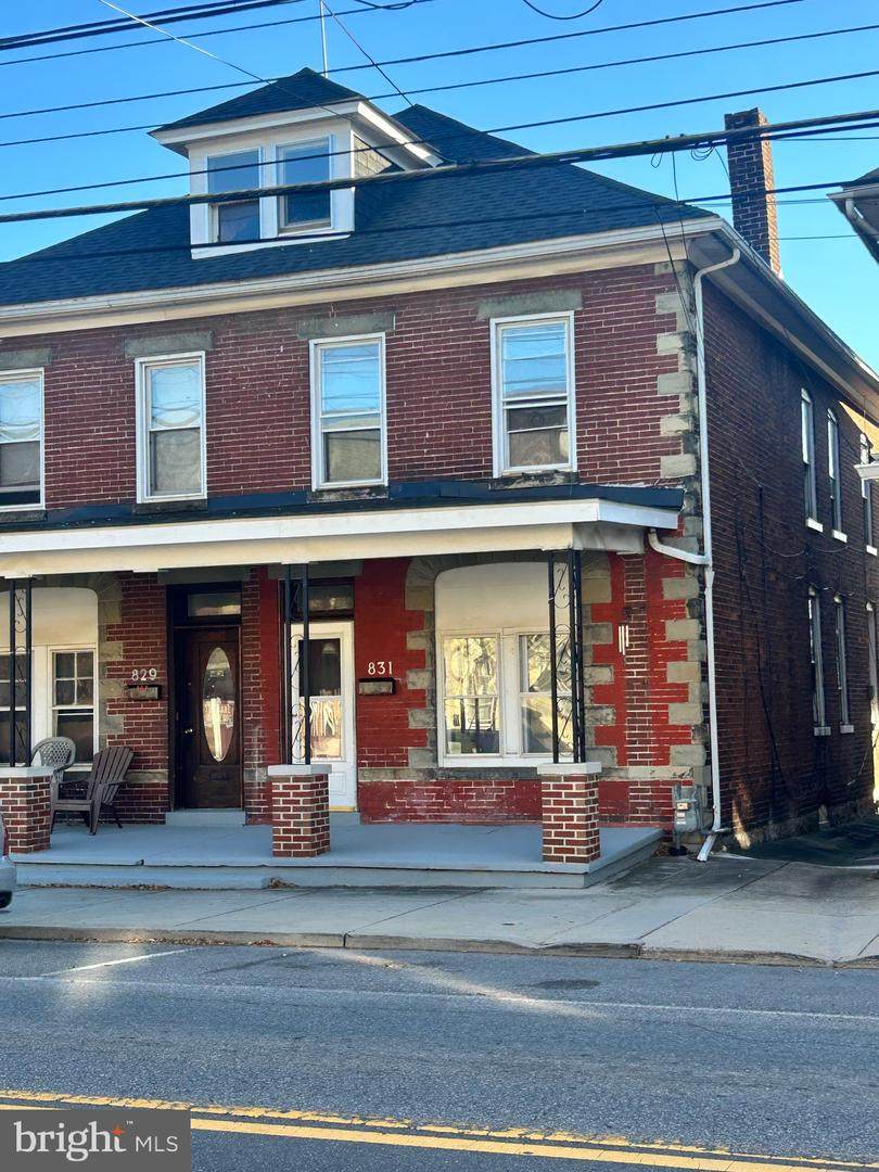 831 Washington Street - Photo 1