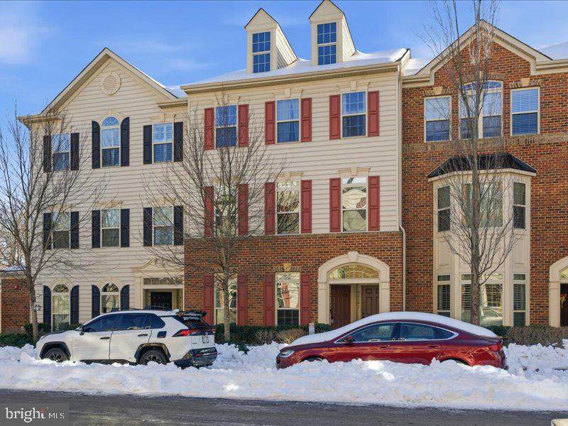 42143 Piebald Square - Photo 1