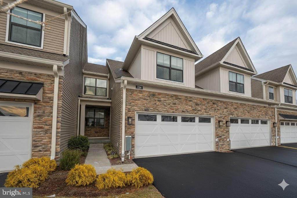 724 Switchman Road - Photo 1