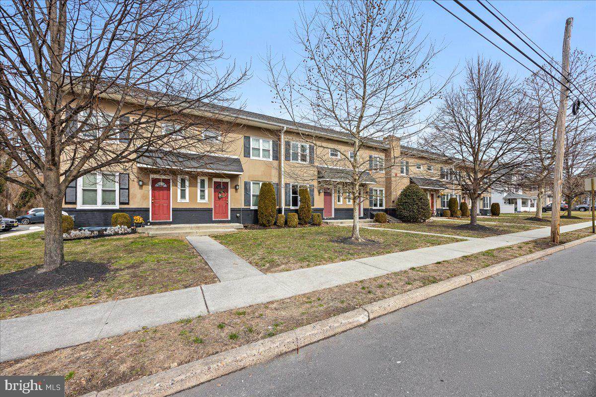 101 Camden Avenue - Photo 1