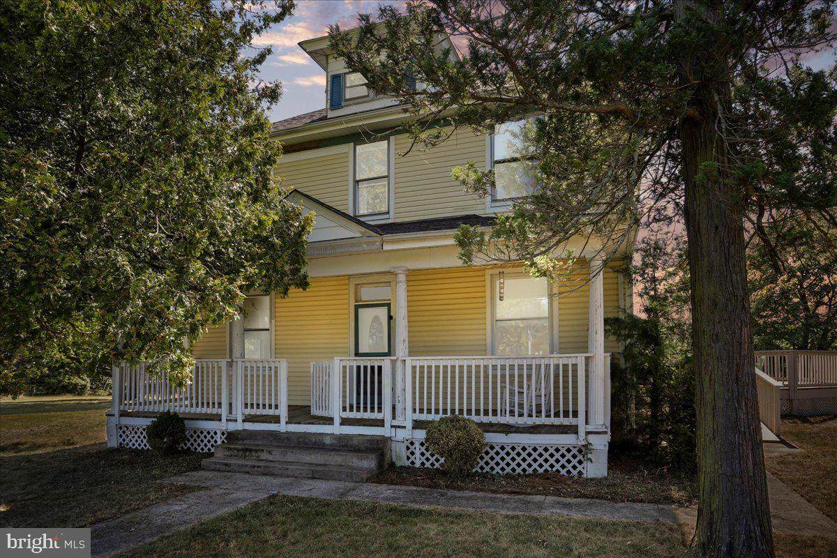 1048 Fairview Drive - Photo 1
