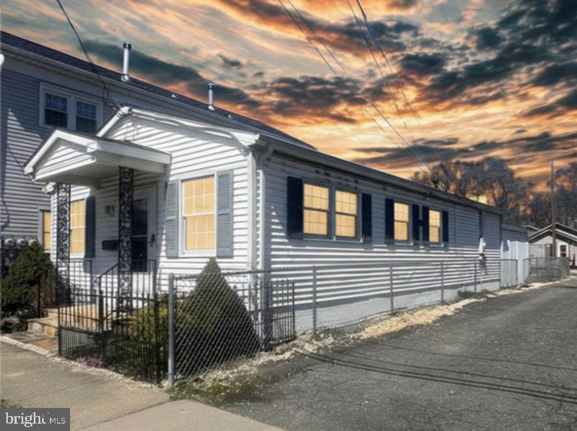 303 4TH Avenue - Photo 1