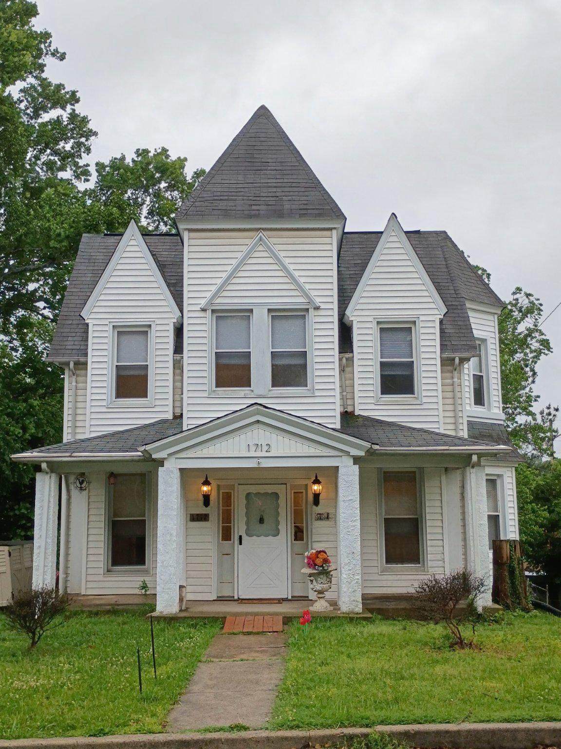 1712 Selma Avenue - Photo 1
