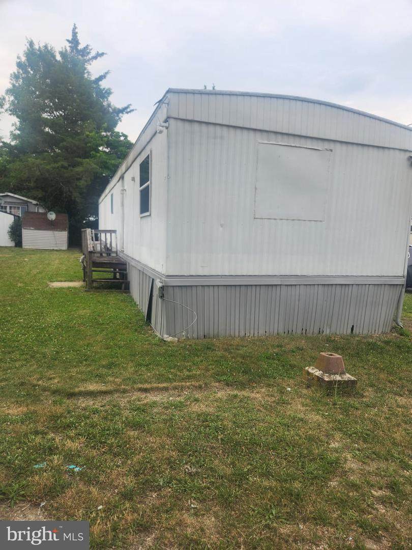 205 Delaware - Photo 1