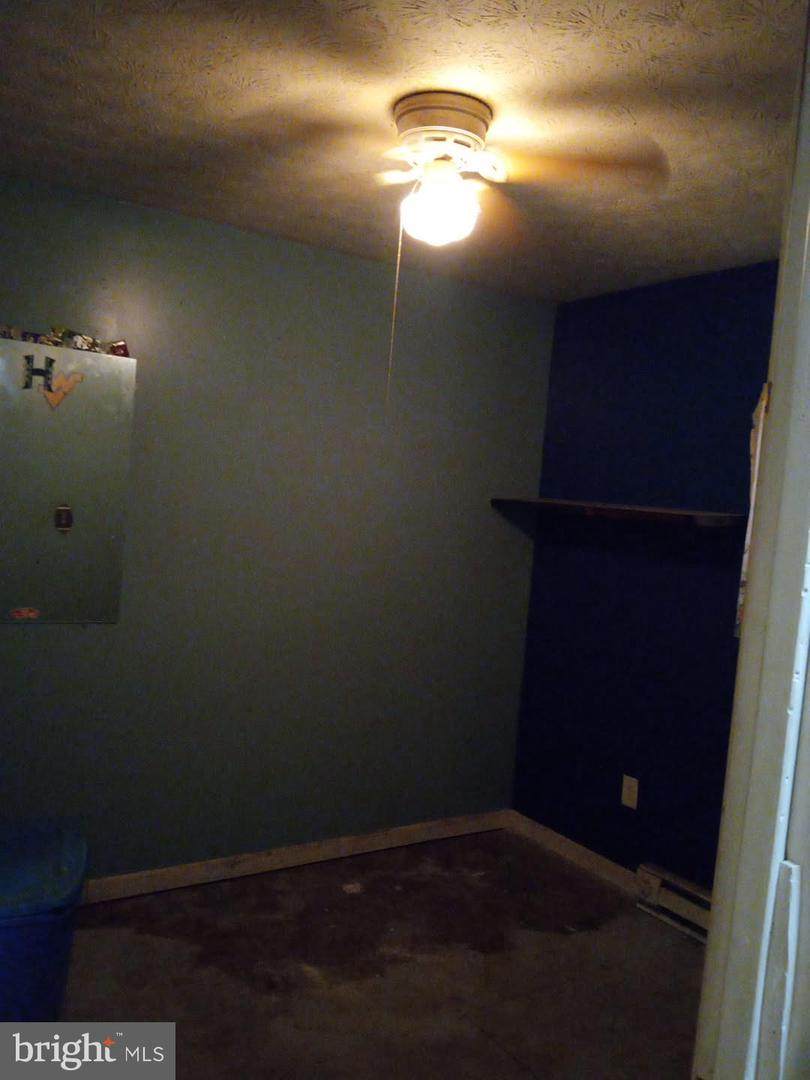 https://bt-photos.global.ssl.fastly.net/brightmls/1280_boomver_3_804774856708-2.jpg