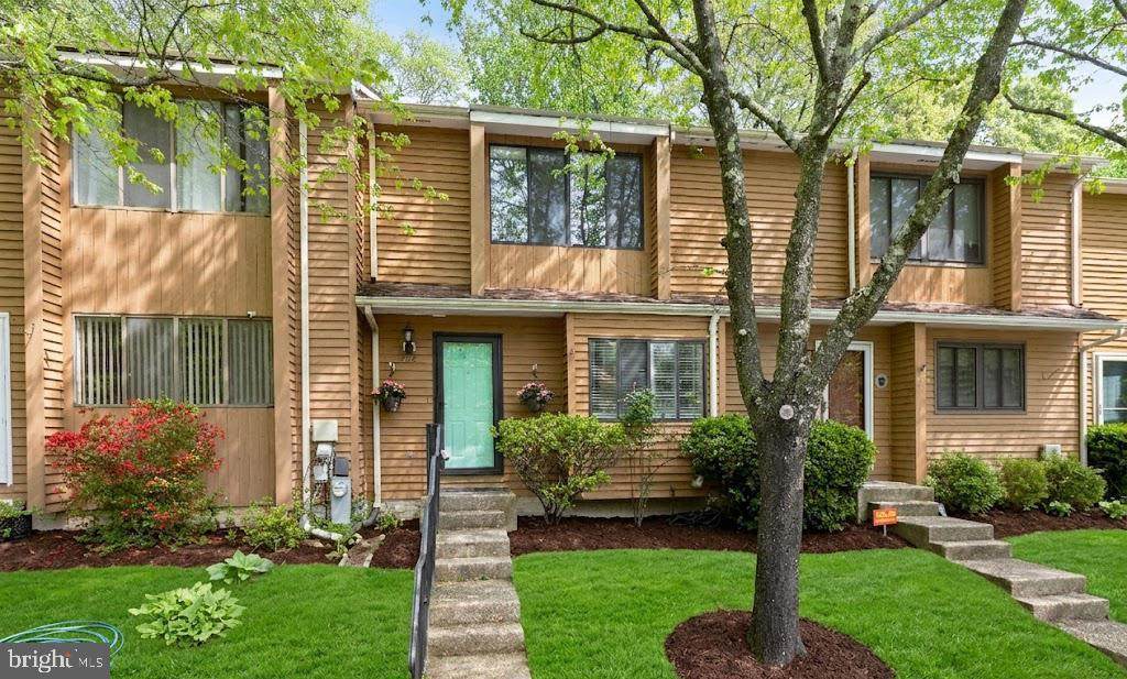 404 Peach Court - Photo 1