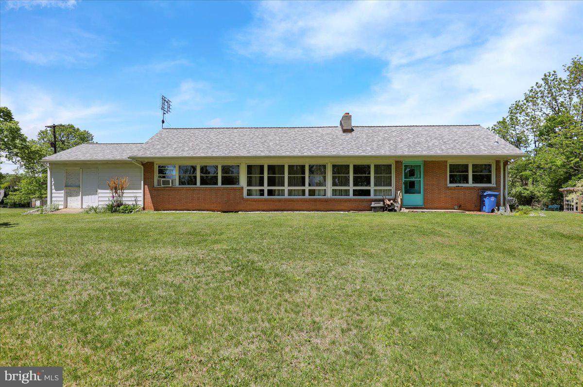 522 Florida Avenue - Photo 1