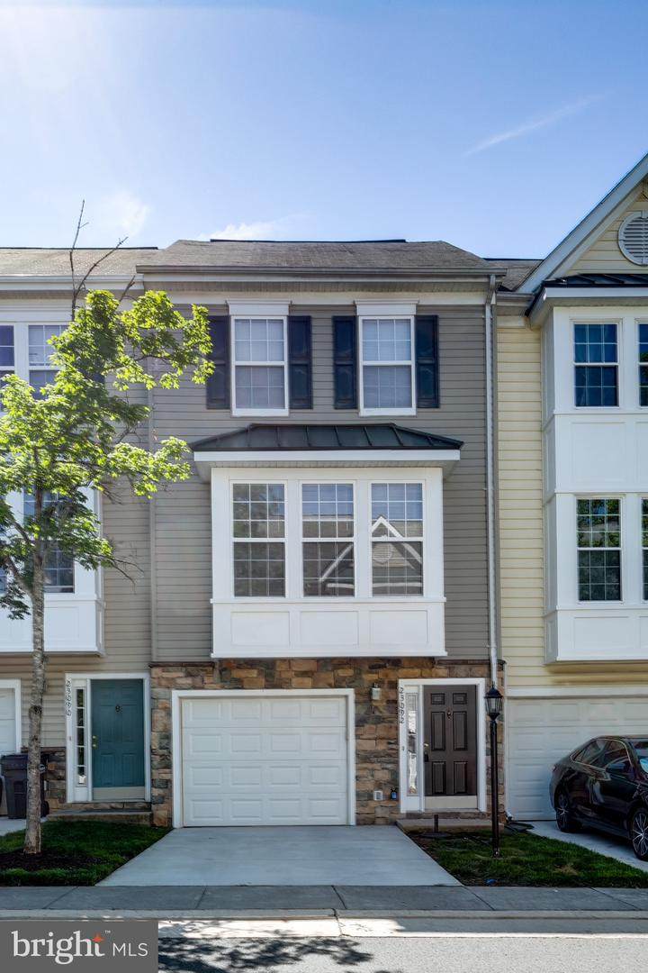 23092 Fontwell Square - Photo 1