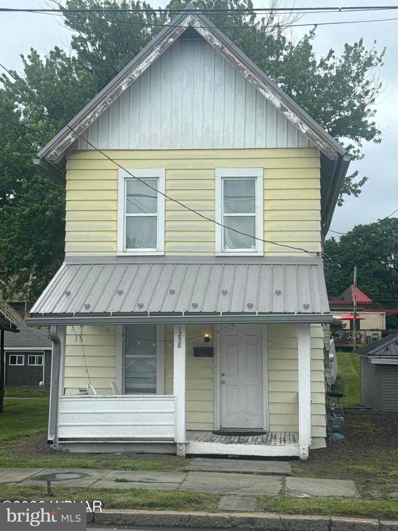 1238 Vine Avenue - Photo 1