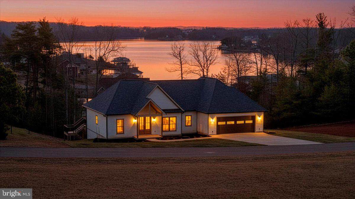 639 Compass Cove Circle - Photo 1