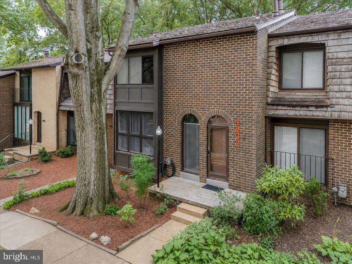 4932 Sauquoit Lane - Photo 1